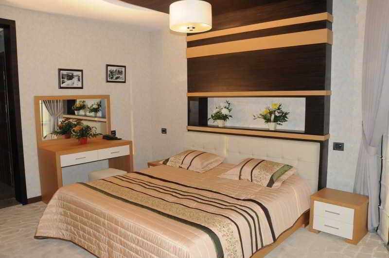 Iron Hotel Hokmeli Exterior foto