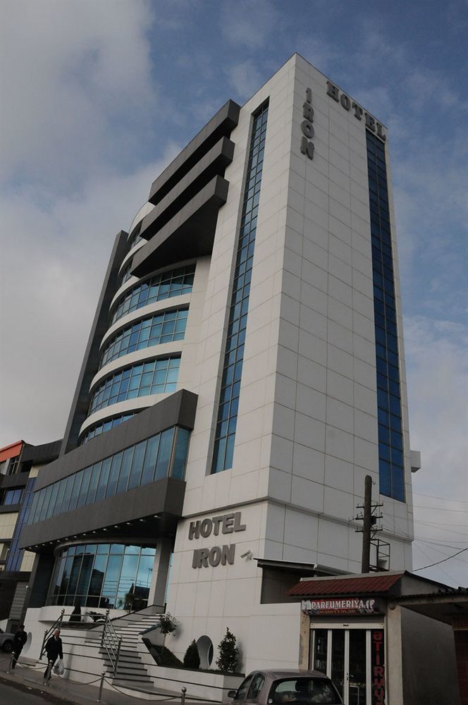 Iron Hotel Hokmeli Exterior foto